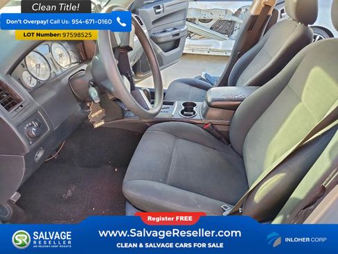 Used 2008 Chrysler 300 LX image 9