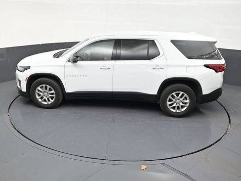 Used 2023 Chevrolet Traverse LS FWD image 12