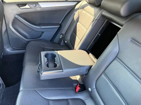 Used 2013 Volkswagen Jetta SE FWD image 15