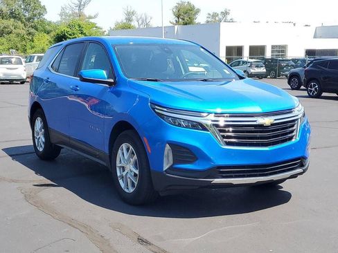 Used 2024 Chevrolet Equinox LT FWD image 2