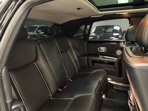 Used 2016 Rolls-Royce Ghost RWD image 25