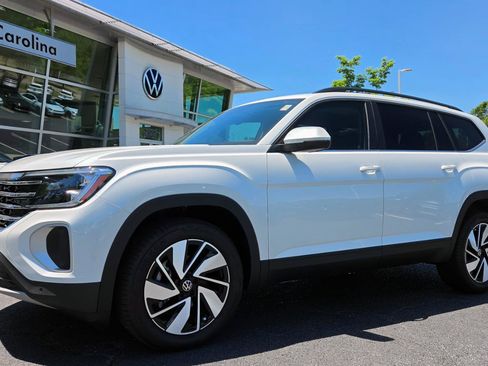 Used 2026 Volkswagen Atlas SE AWD/4WD image 1