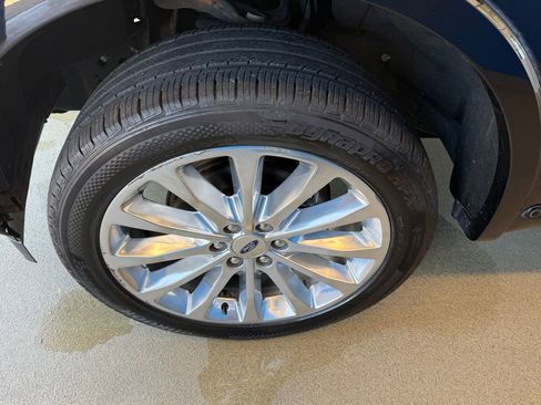 Used 2019 Ford F150 Limited w/ Trailer Tow Package AWD/4WD image 9