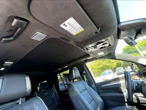 Certified 2025 Cadillac Escalade Sport Platinum AWD/4WD image 28