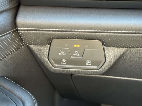 New 2026 Volkswagen Atlas Cross Sport SE image 30