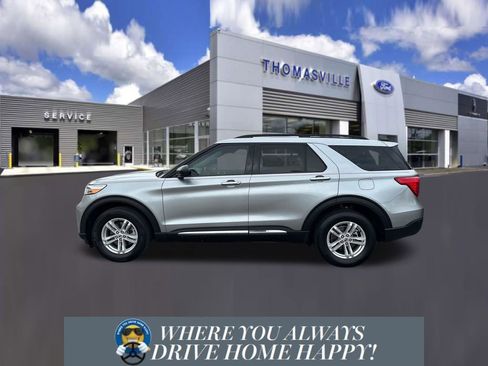 Used 2024 Ford Explorer XLT w/ Equipment Group 202A image 2