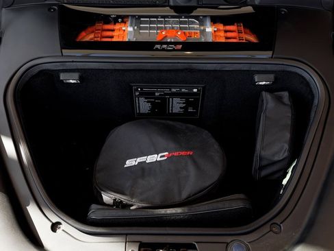 Used 2022 Ferrari SF90 Spider image 43