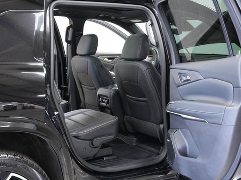 Used 2026 Chevrolet Traverse High Country w/ LPO, Floor Liner Package AWD/4WD image 11