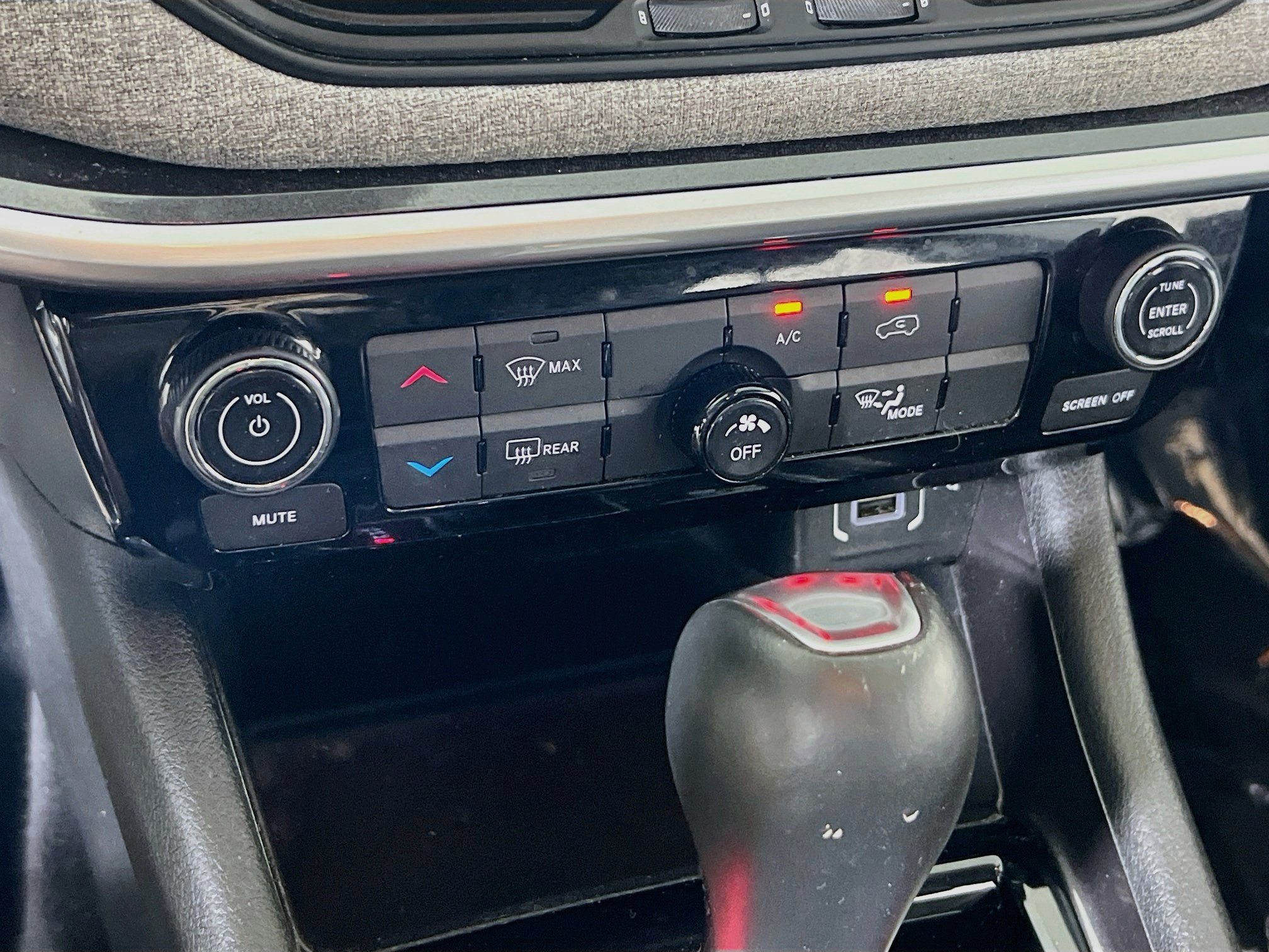 Used 2022 Jeep Compass Latitude w/ Sun and Sound Group AWD/4WD image 15