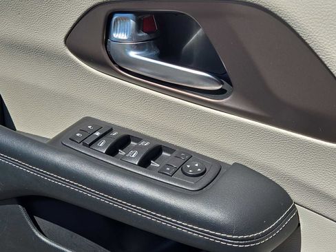 Used 2023 Chrysler Voyager LX FWD image 23