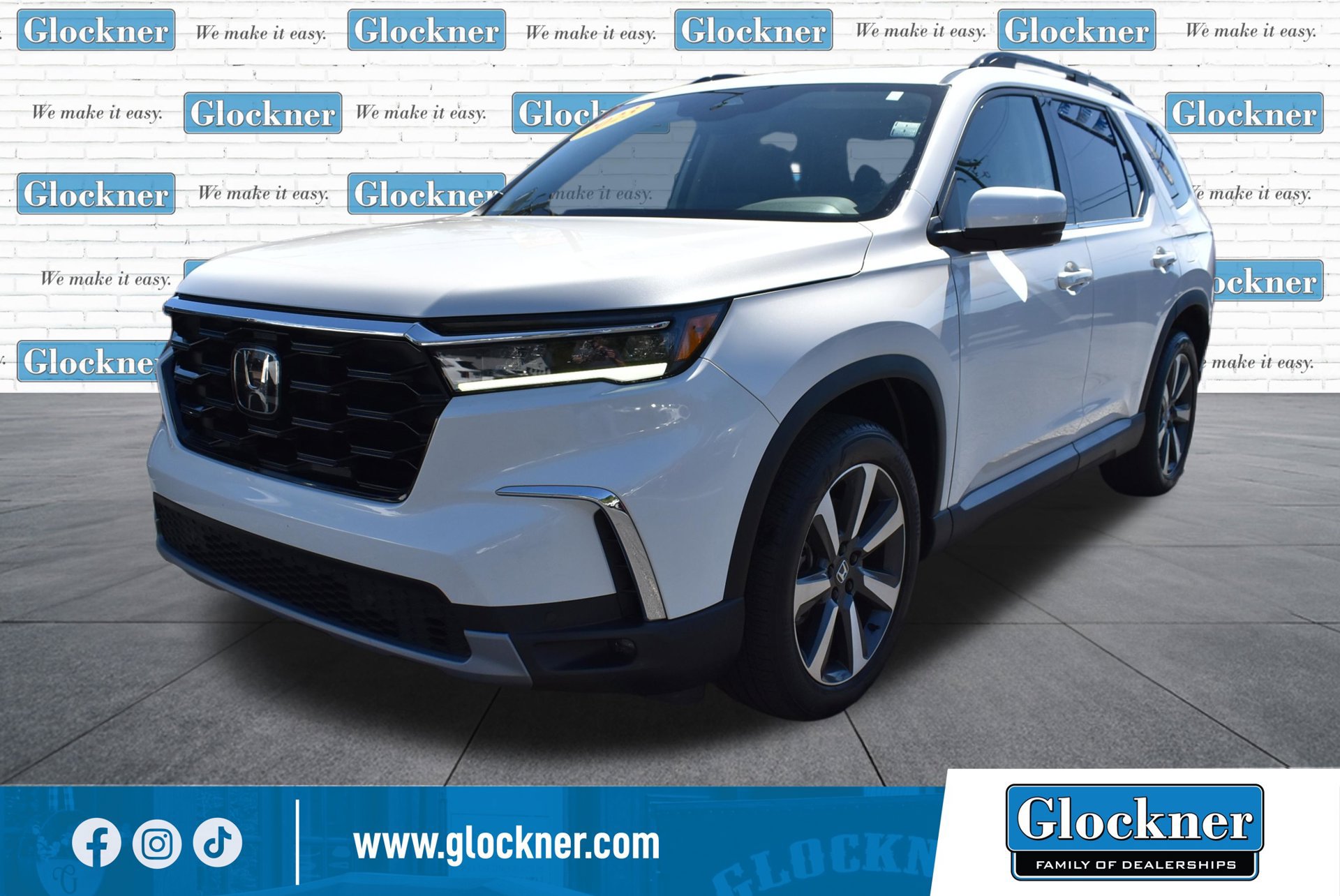 Used 2023 Honda Pilot Touring image 1