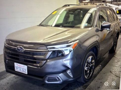 Used 2025 Subaru Forester Limited AWD/4WD image 1