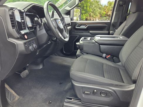 Certified 2025 Chevrolet Silverado 2500 LT w/ Convenience Package AWD/4WD image 9