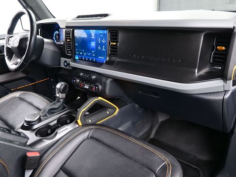 Used 2023 Ford Bronco Badlands image 13