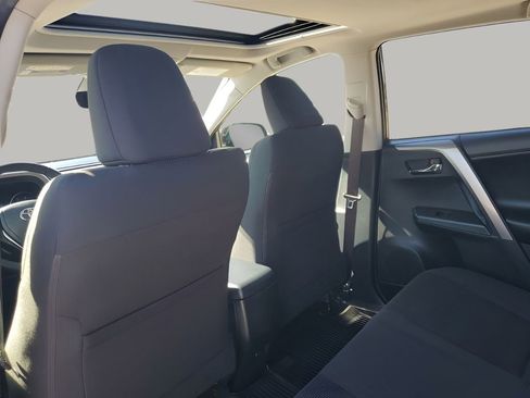 Used 2018 Toyota RAV4 XLE image 18