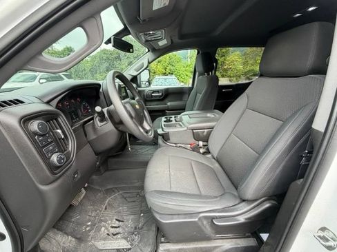 Used 2020 Chevrolet Silverado 1500 Custom w/ Custom Max Trailering Package AWD/4WD image 8