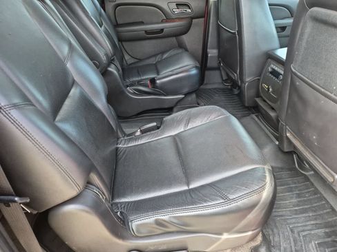 Used 2010 Chevrolet Suburban LTZ AWD/4WD image 21