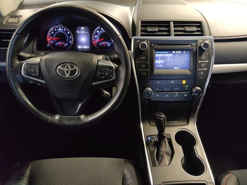 Used 2016 Toyota Camry SE FWD image 22