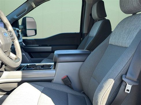 Used 2025 Ford F250 XLT w/ Black Appearance Package image 18
