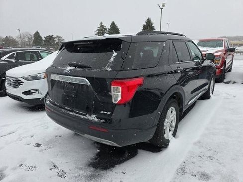 Used 2023 Ford Explorer XLT w/ Equipment Group 202A image 8