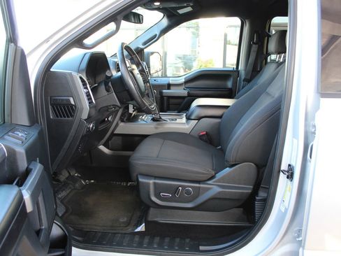 Used 2017 Ford F150 XLT w/ Equipment Group 302A Luxury AWD/4WD image 9