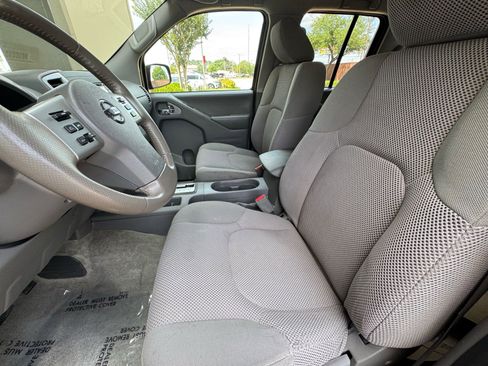 Used 2017 Nissan Frontier SV w/ SV Value Truck Package RWD image 21