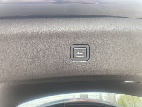 Certified 2018 Buick Enclave Premium w/ Experience Buick Package AWD/4WD image 11