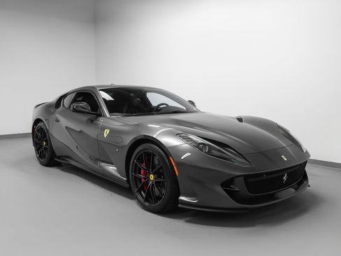 Certified 2019 Ferrari 812 Superfast RWD image 5