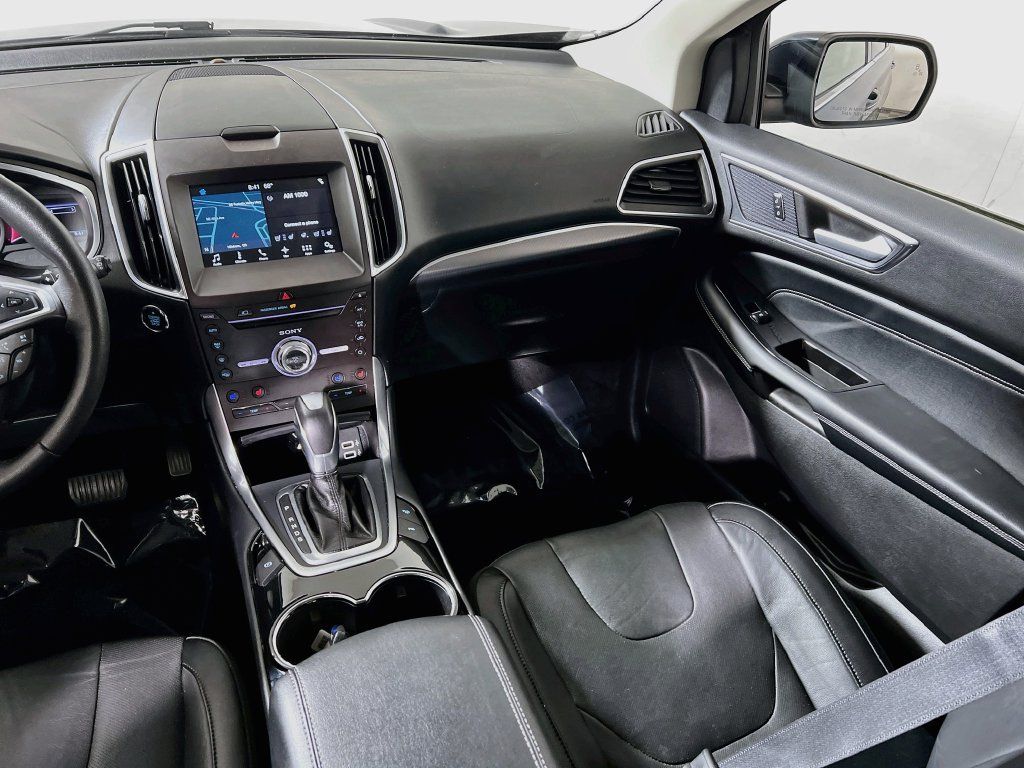 Used 2017 Ford Edge Titanium w/ Equipment Group 302A AWD/4WD image 20