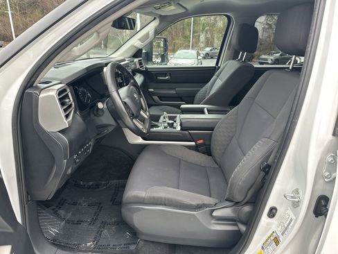 Used 2022 Toyota Tundra SR5 w/ SR5 Convenience Package image 16