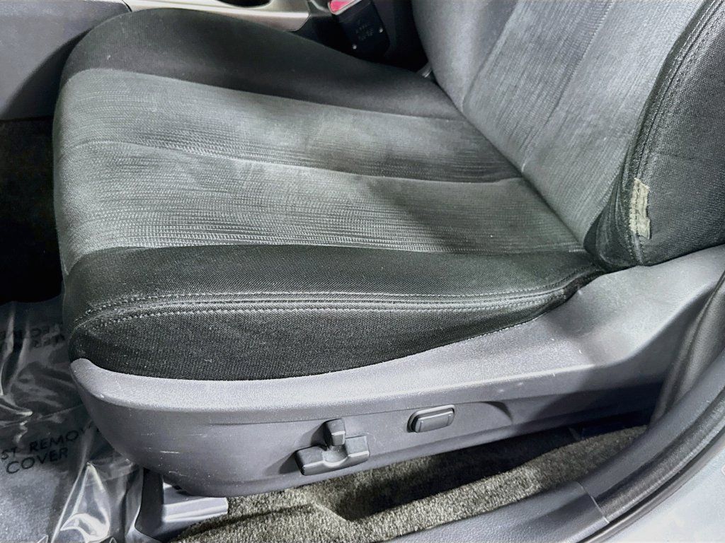 Used 2013 Subaru Legacy 2.5i Premium w/ All-Weather Pkg AWD/4WD image 15