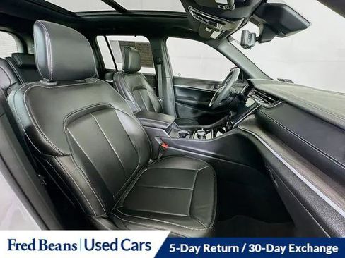 Certified 2024 Jeep Grand Cherokee Limited w/ Luxury Tech Group II image 30