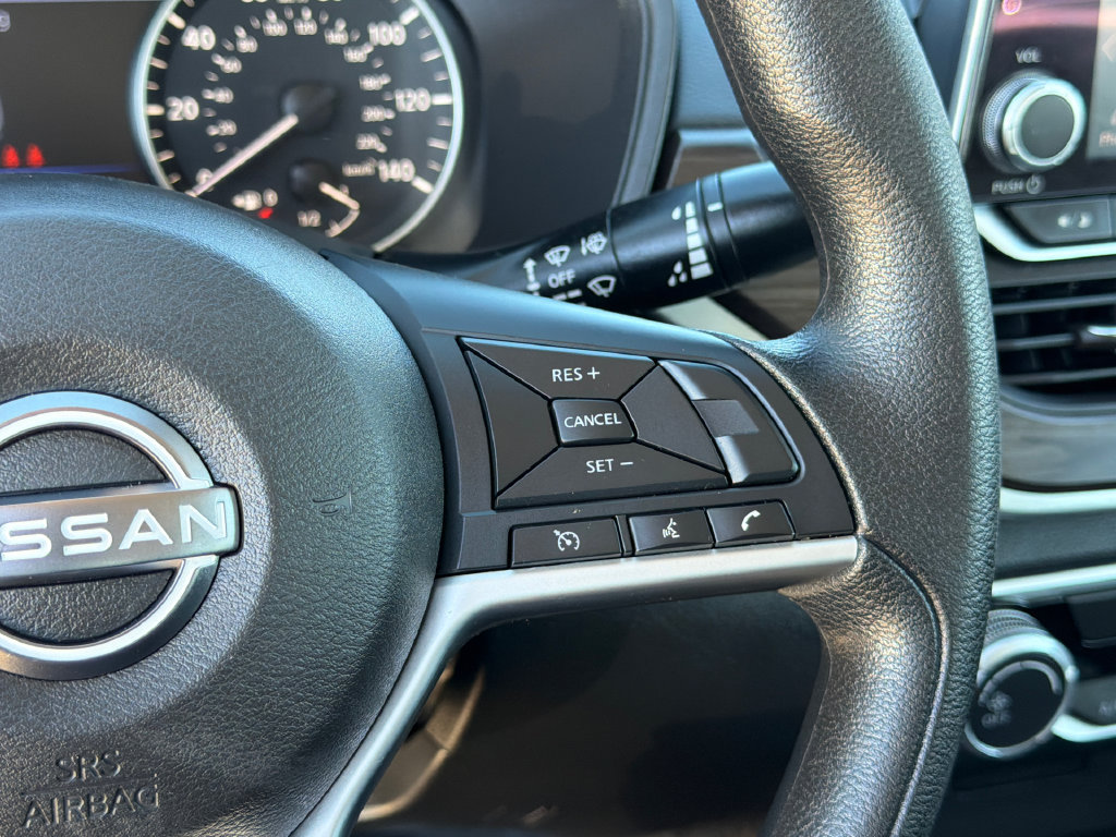 Used 2024 Nissan Altima 2.5 SV FWD image 24