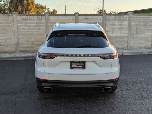 Certified 2022 Porsche Cayenne E-Hybrid image 11