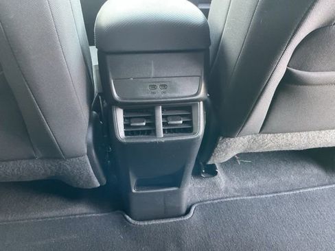 Used 2025 Chevrolet Equinox LT image 12