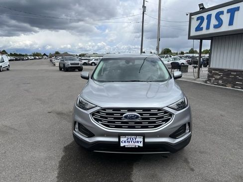 Used 2024 Ford Edge Titanium image 3