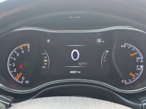 Used 2018 Jeep Grand Cherokee Overland AWD/4WD image 34