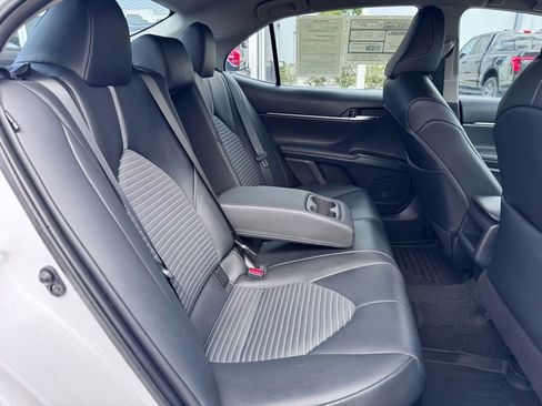 Used 2021 Toyota Camry SE image 19