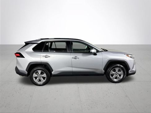 Used 2022 Toyota RAV4 XLE w/ Convenience Package AWD/4WD image 5