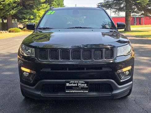Used 2021 Jeep Compass Latitude FWD image 9