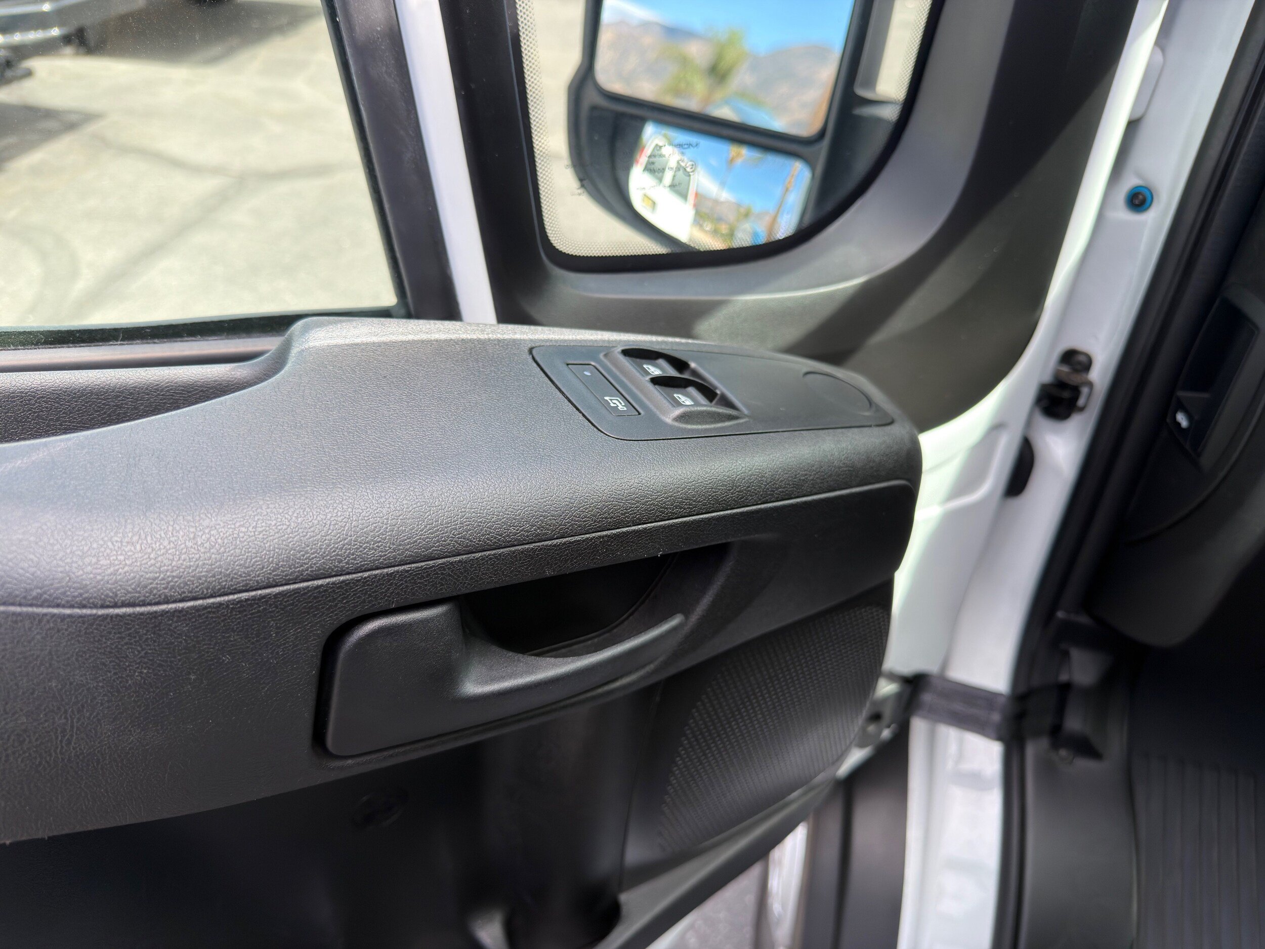 Used 2025 RAM ProMaster 2500 w/ U-Haul Equipment Group FWD image 24