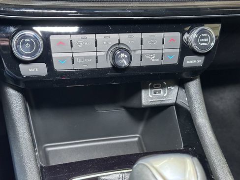 New 2026 Jeep Compass Limited image 25