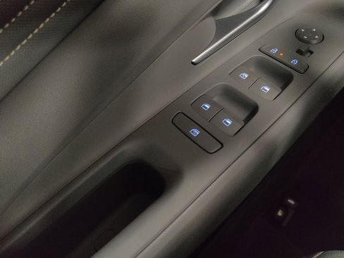 Used 2025 Hyundai Elantra Sport image 27