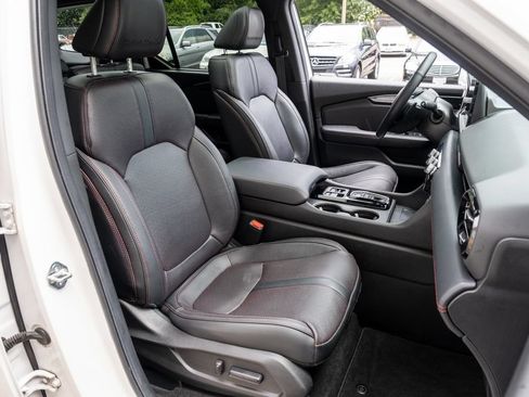 Used 2025 Honda Pilot Black Edition image 32