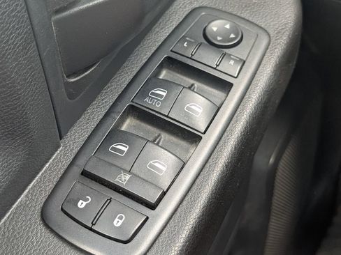 Used 2014 RAM 1500 Express AWD/4WD image 9