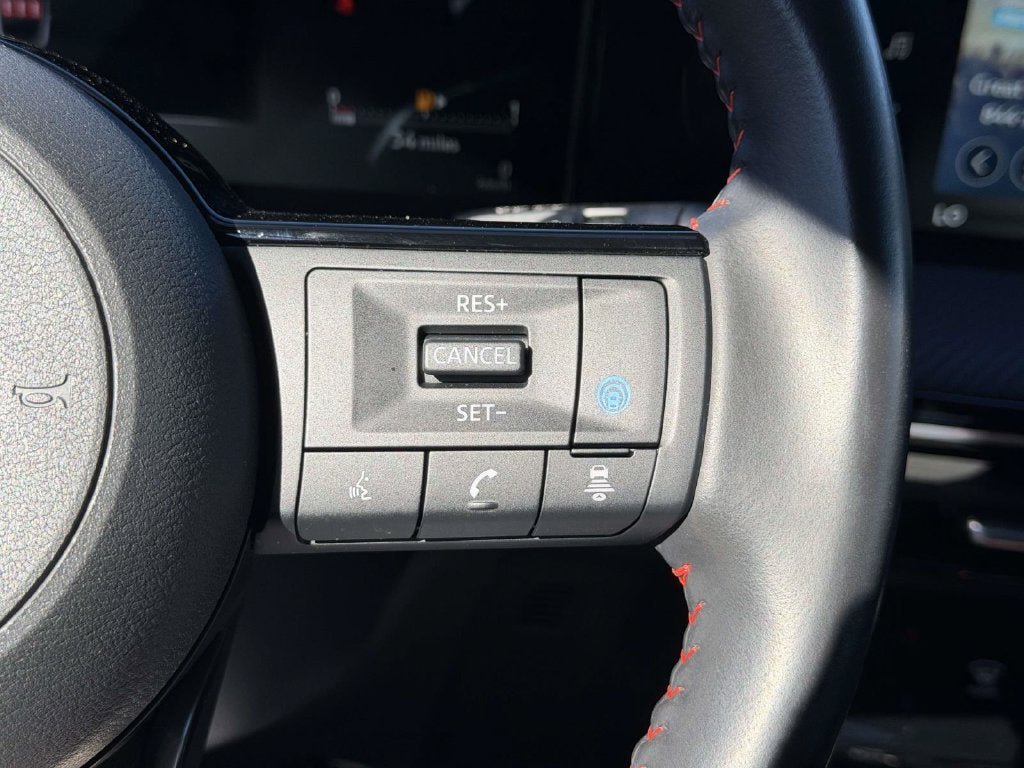 Certified 2025 Nissan Kicks SR AWD/4WD image 20