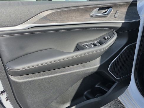 New 2026 Jeep Grand Cherokee Limited image 8