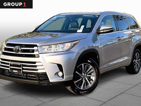 Used 2017 Toyota Highlander XLE image 1