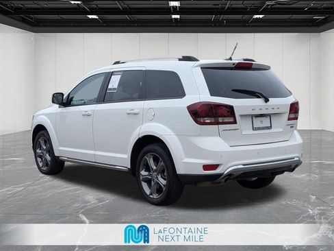 Used 2017 Dodge Journey Crossroad FWD image 3