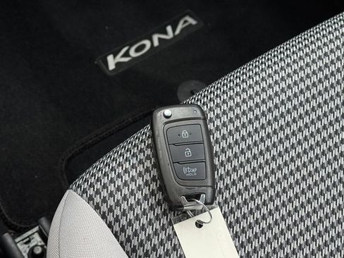 Used 2023 Hyundai Kona SE w/ Cargo Package AWD/4WD image 32